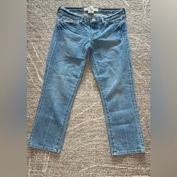 GAP Original Low Rise Cropped Jeans Womens Size 6 R Medium Wash Denim Minimalist - Picture 1 of 9